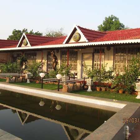 Sona Villa, The Lake Chalet Kudal エクステリア 写真