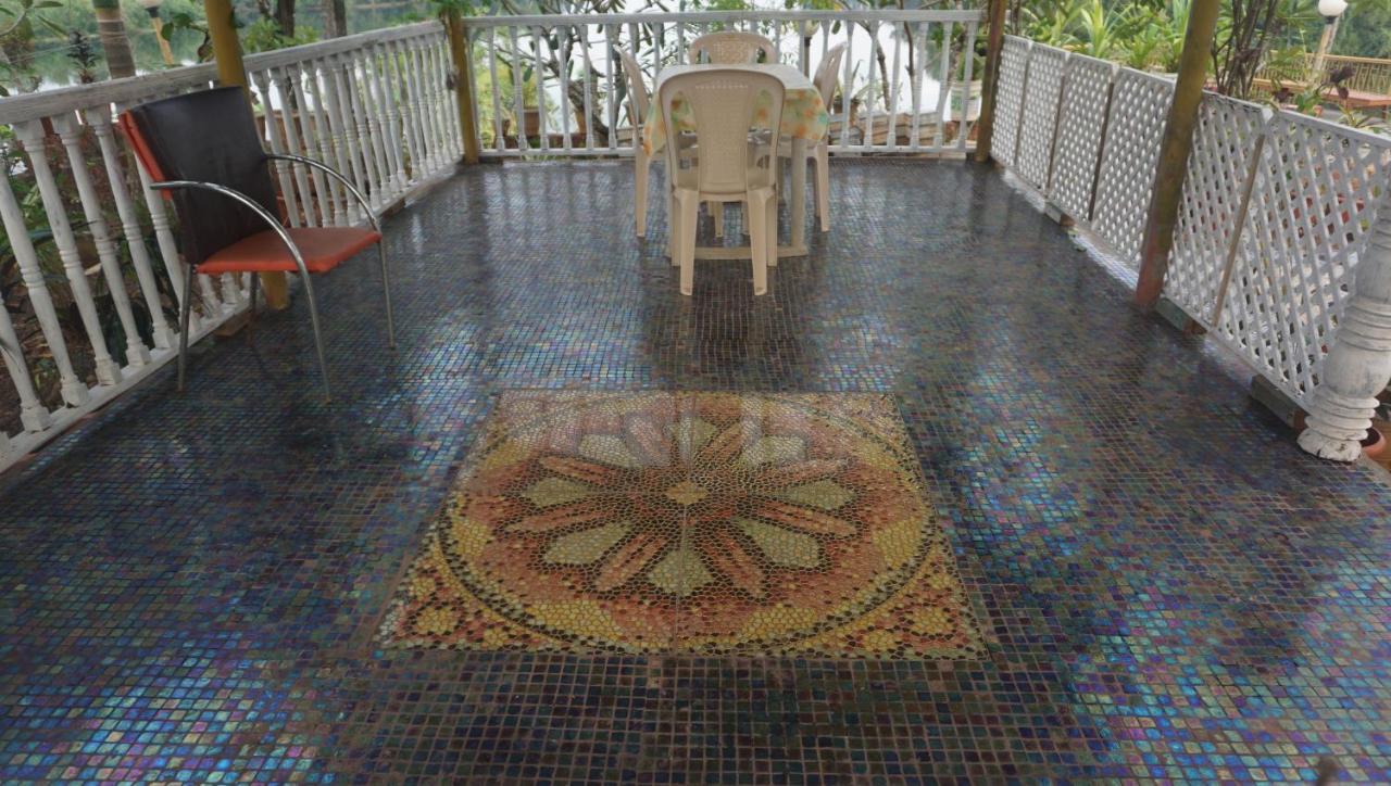 Sona Villa, The Lake Chalet Kudal エクステリア 写真