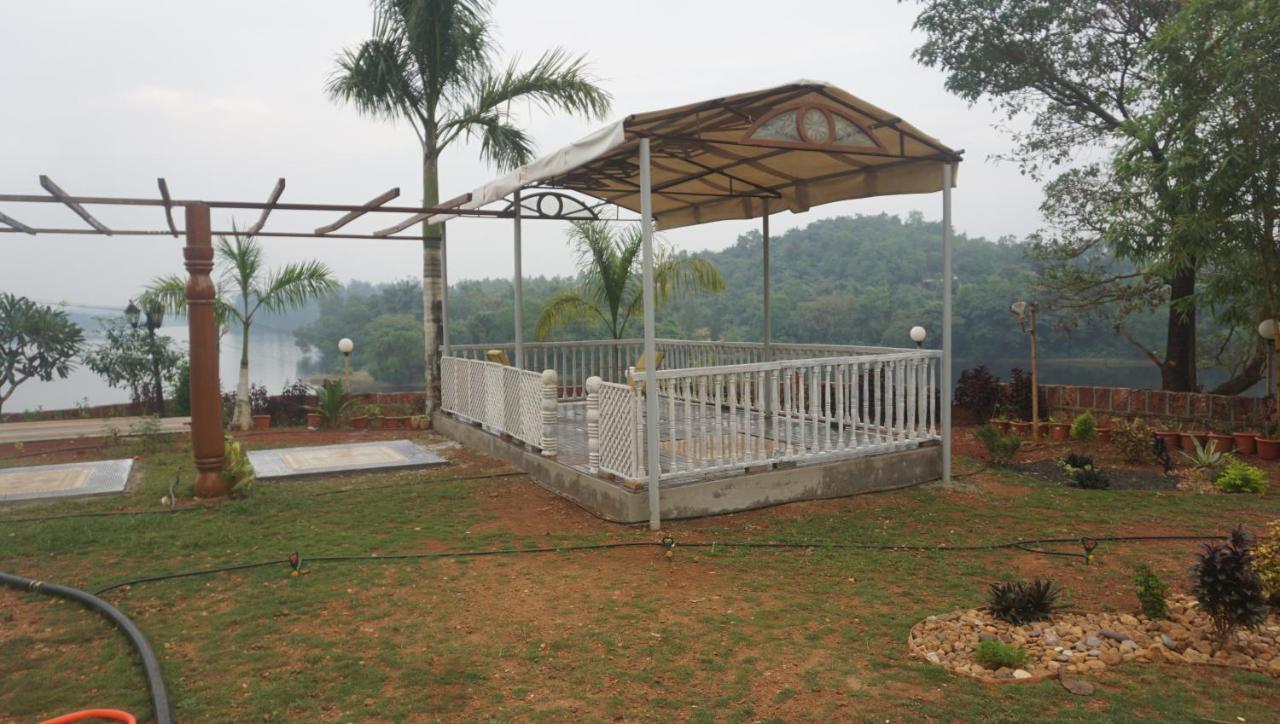 Sona Villa, The Lake Chalet Kudal エクステリア 写真