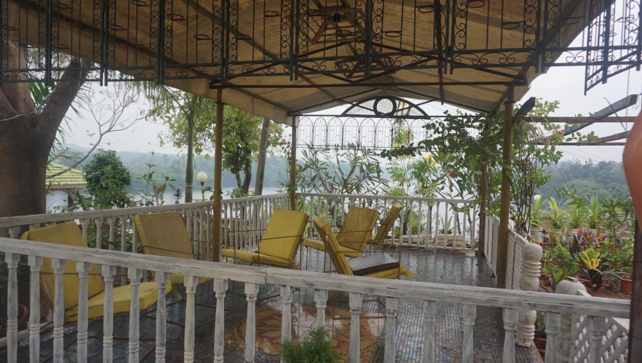 Sona Villa, The Lake Chalet Kudal エクステリア 写真