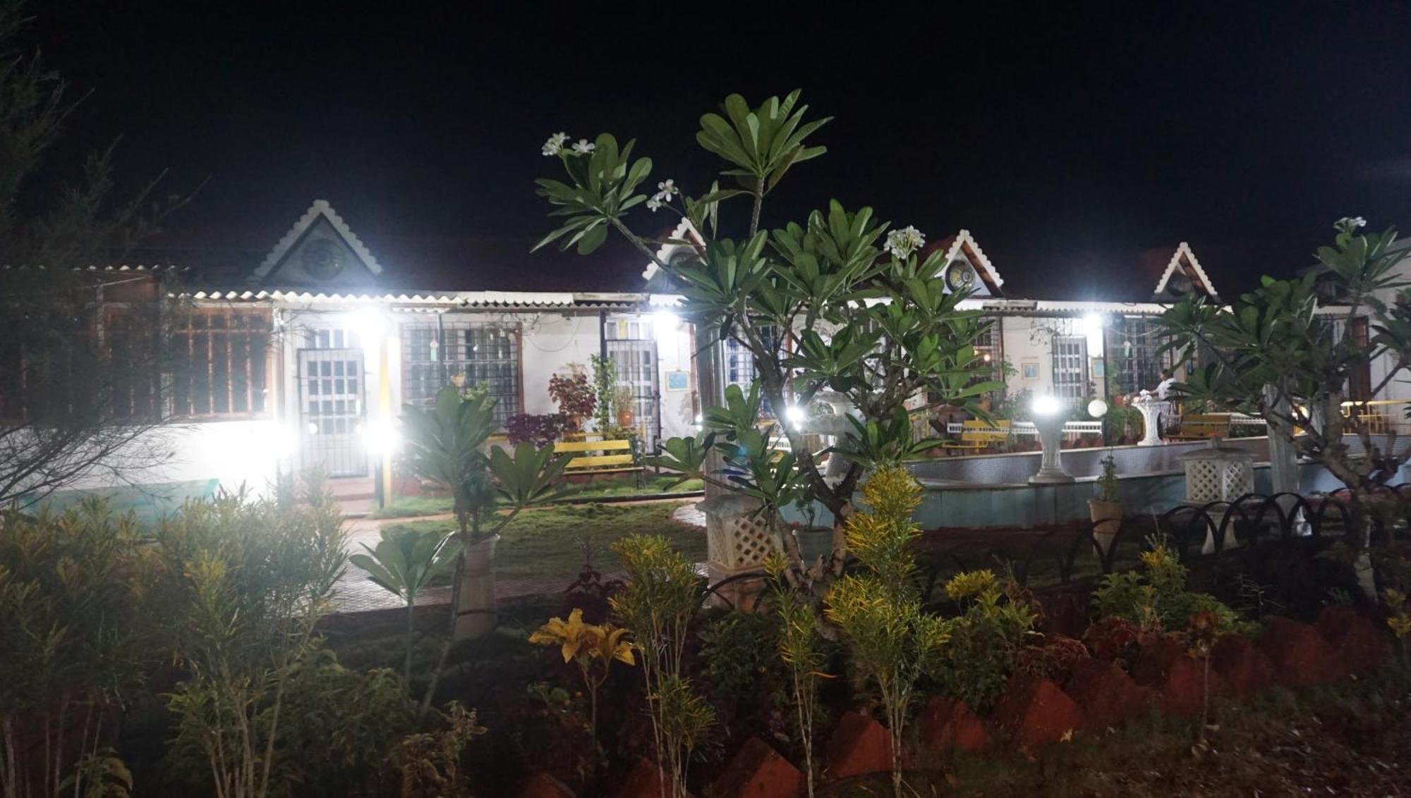 Sona Villa, The Lake Chalet Kudal エクステリア 写真