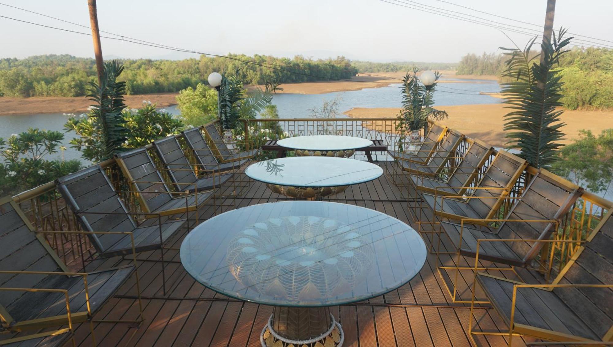 Sona Villa, The Lake Chalet Kudal エクステリア 写真