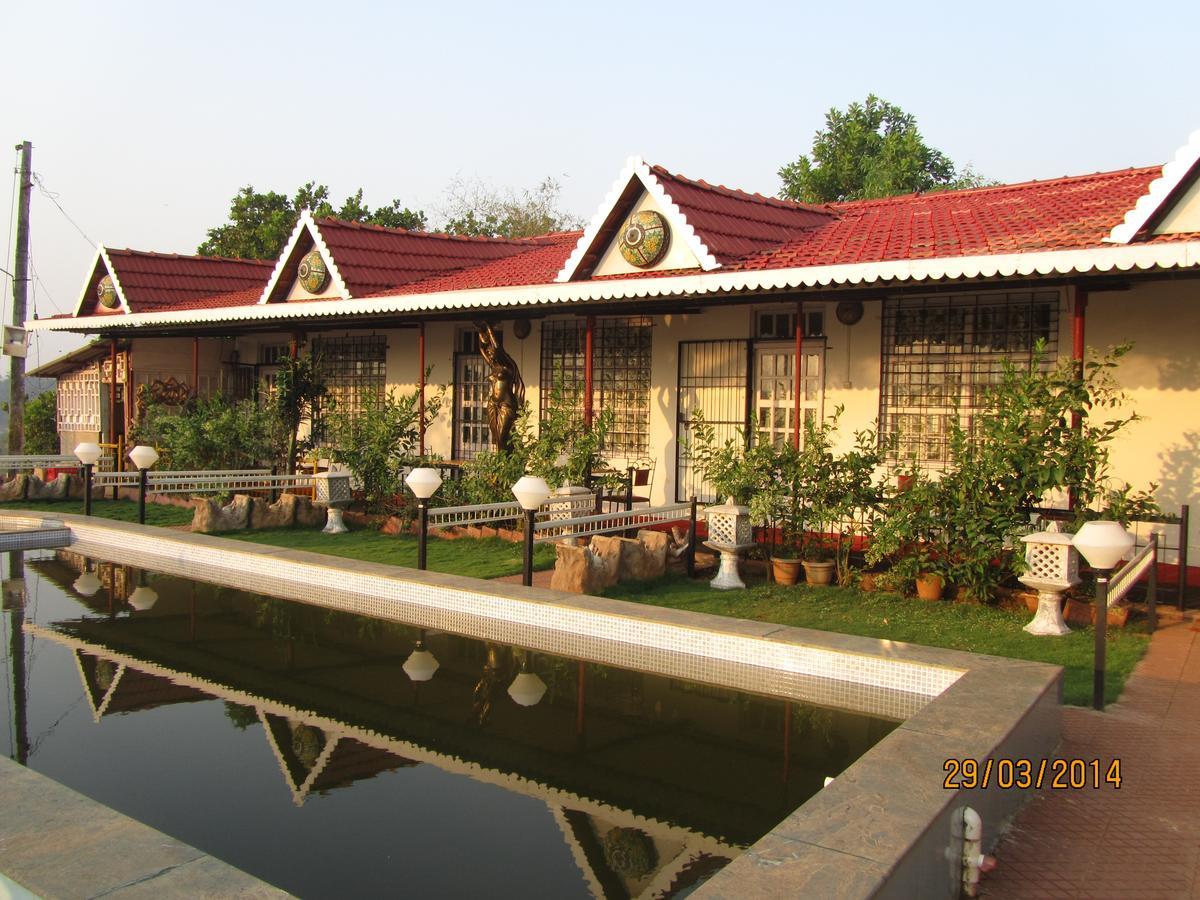 Sona Villa, The Lake Chalet Kudal エクステリア 写真