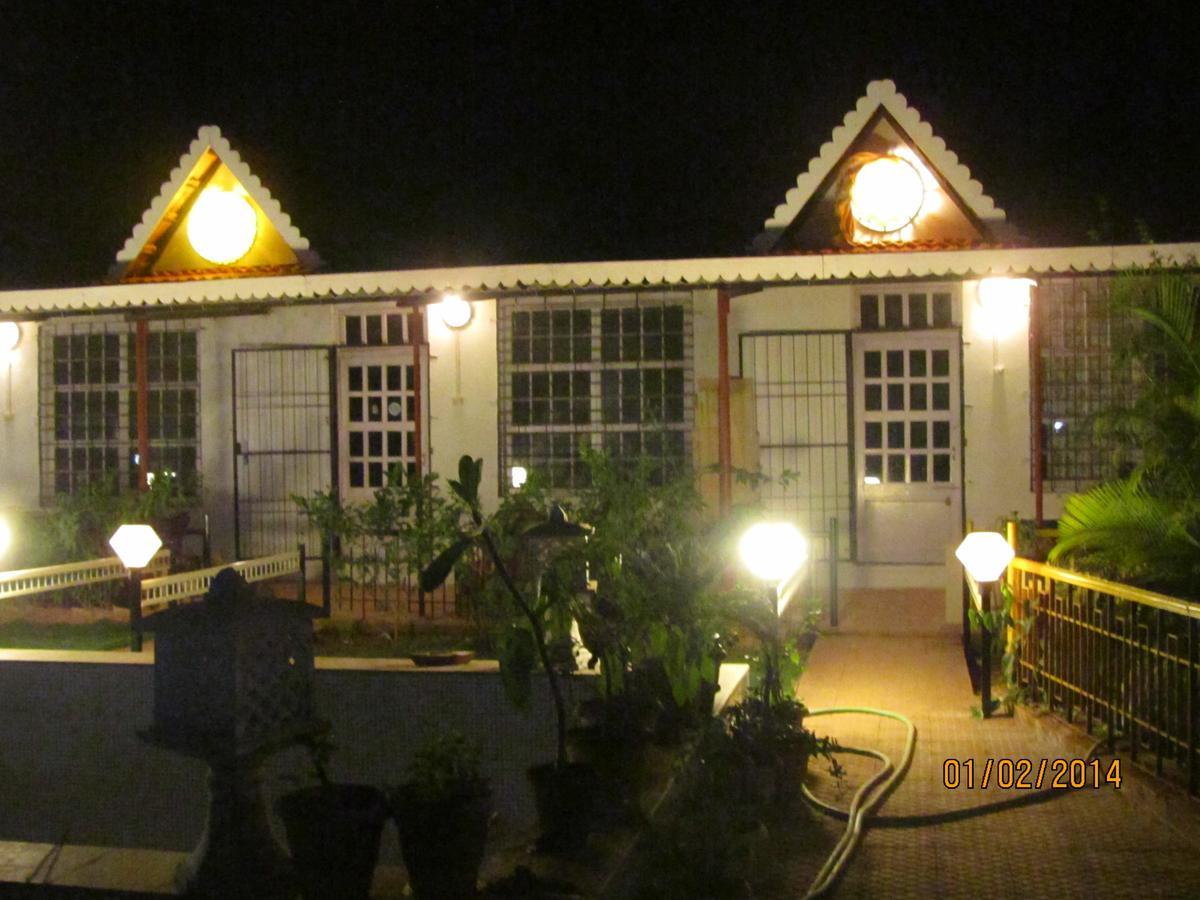 Sona Villa, The Lake Chalet Kudal エクステリア 写真