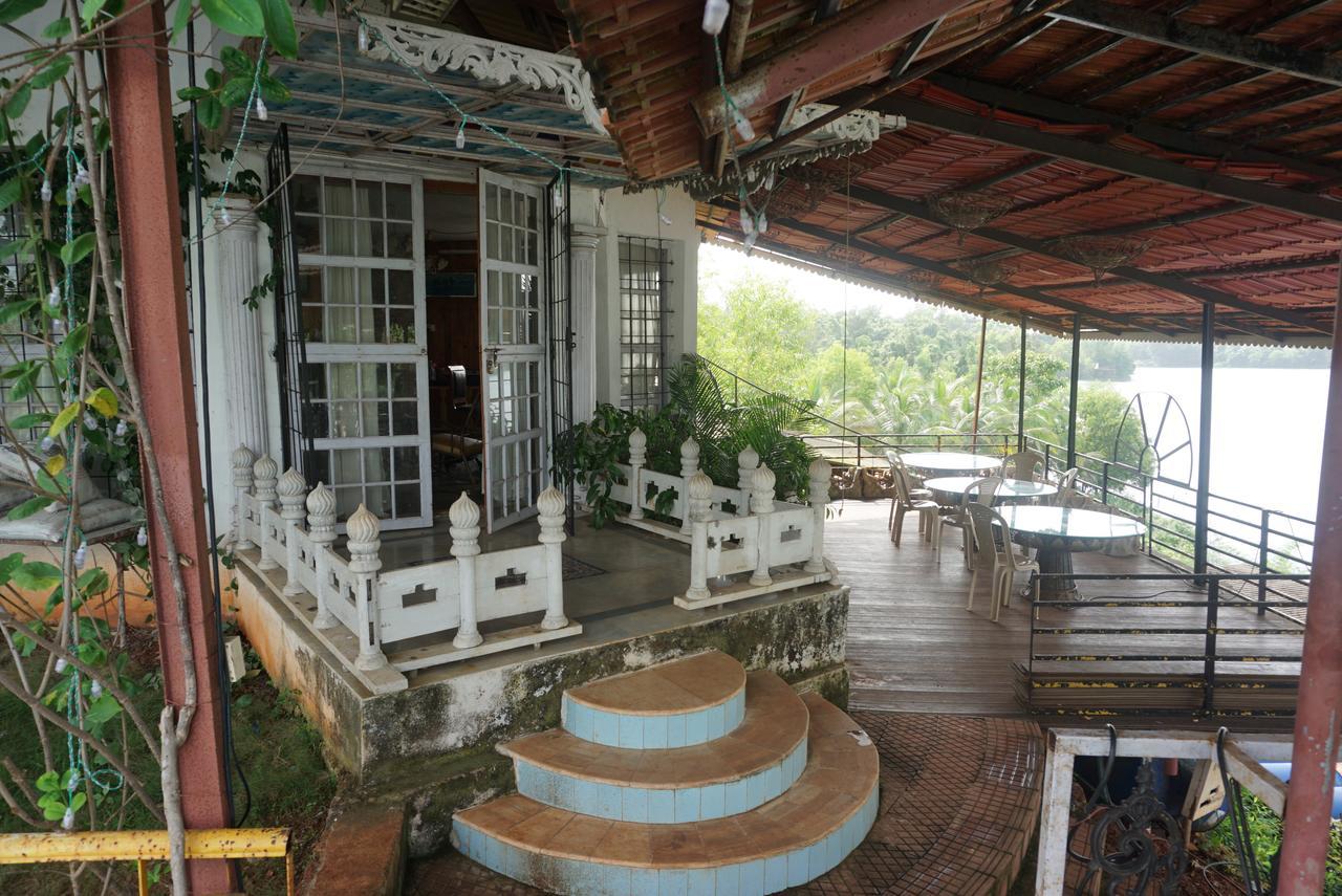 Sona Villa, The Lake Chalet Kudal エクステリア 写真